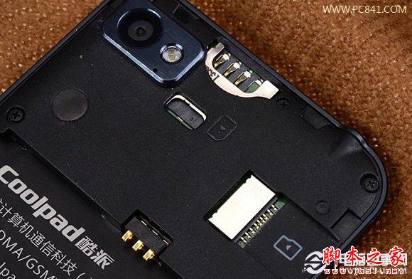 酷派大观4 mini背部内部图片