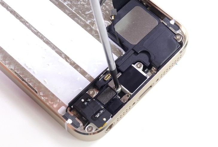 苹果iPhone 5S拆机评测:iPhone5S拆机图解详