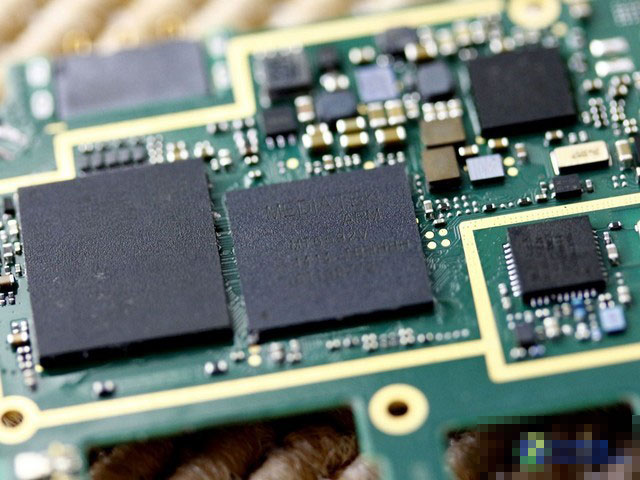 虽然MT6592不支持LTE网络,但它的八核心带来的性能表现却是实实在在的。它和MT6290共同实现了八核4G的卖点,一个主管手机的操控体验,一个主管手机的网络提议案,两不冲突而且结合起来的表现更加强大。