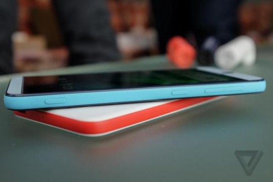 ܷΪһHTC Desire Eye
