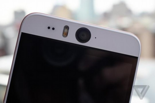 ܷΪһHTC Desire Eye