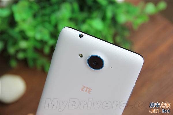 899元/全网通 中兴V5S对比V5图赏