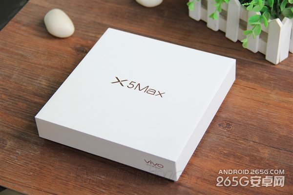 vivo X5Max开箱图赏:比耳机还细!