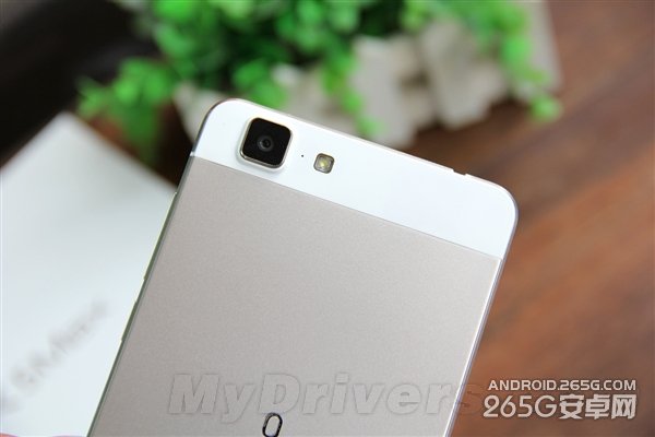 vivo X5Max开箱图赏:比耳机还细!