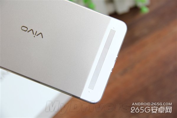 vivo X5Max开箱图赏:比耳机还细!