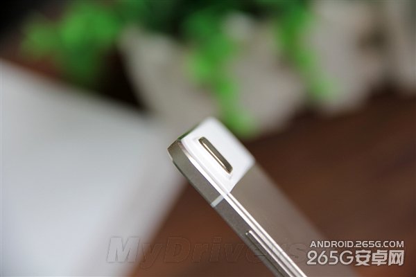 vivo X5Max开箱图赏:比耳机还细!