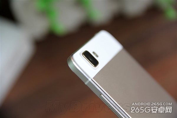 vivo X5Max开箱图赏:比耳机还细!