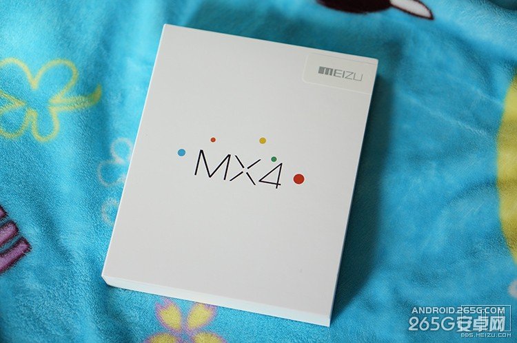 魅族mx4熊猫机开箱图赏: 前黑后白的经典配色_安卓手机_手机学院_脚本之家
