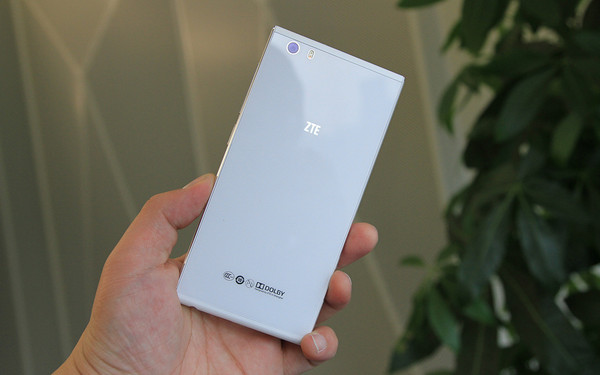 全语音操作/旗舰配置 中兴星星2号评测