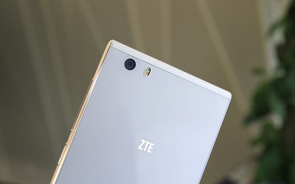 全语音操作/旗舰配置 中兴星星2号评测