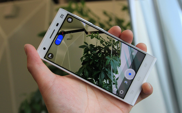 全语音操作/旗舰配置 中兴星星2号评测