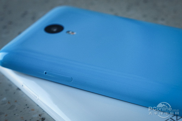 魅蓝Note右侧细节 魅蓝Note右侧细节