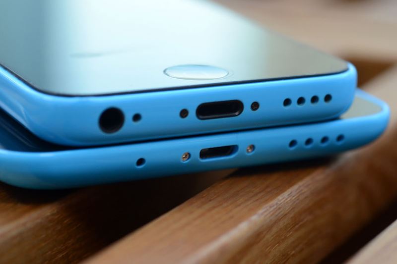 太像了!魅蓝Note和iPhone5C外观细节对比