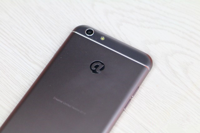 "争议"与"焦点"并存 蓝宝石屏大可乐3评测