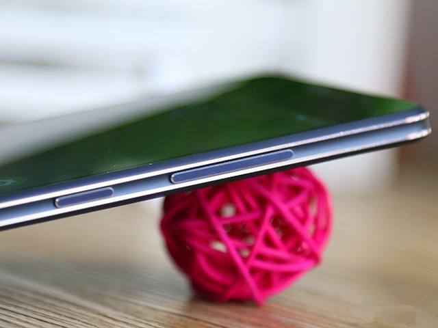 "驼峰"中框+amigo 3.0 金立ELIFE S7首测