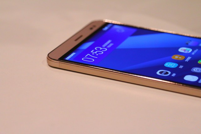 7英寸屏/麒麟930 华为MediaPad X2体验