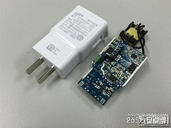 Galaxy S6国行充电器拆解:充电很快哟