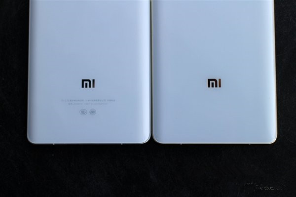 小米Note顶配开箱图赏:土豪金边框大亮