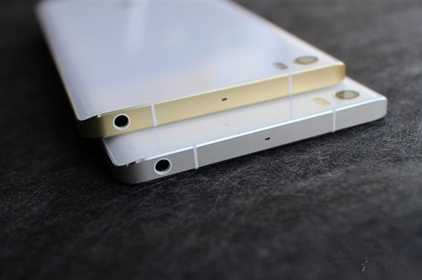 小米Note顶配开箱图赏:土豪金边框大亮