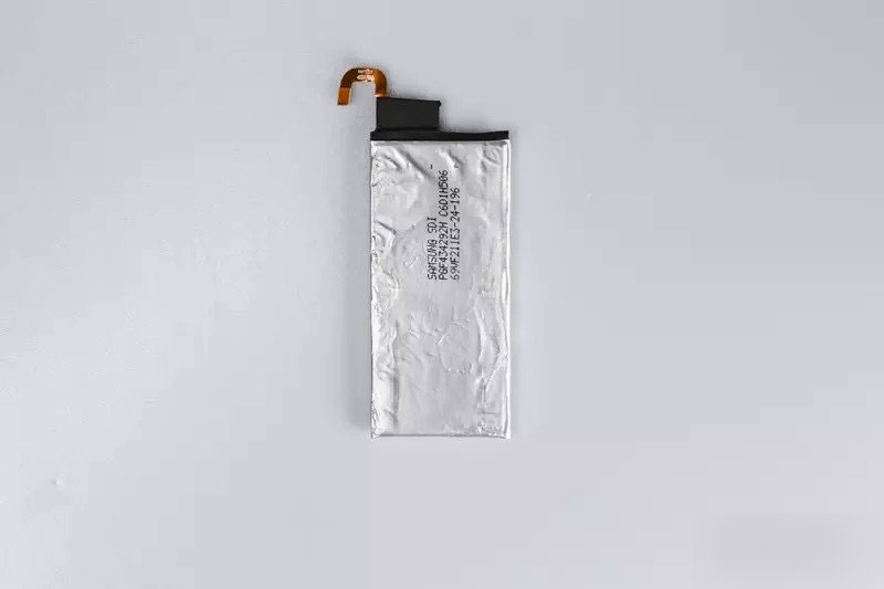 王自如拆解Galaxy S6 Edge:曲面屏秘密揭晓