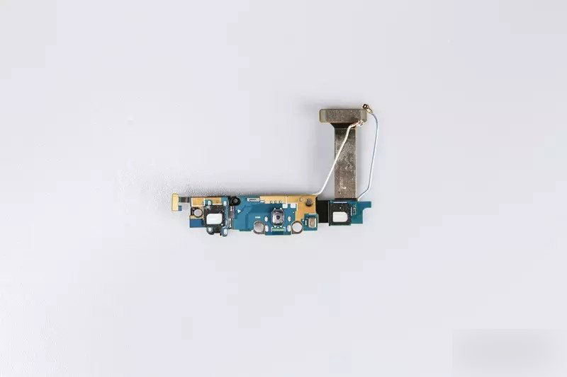 王自如拆解Galaxy S6 Edge:曲面屏秘密揭晓