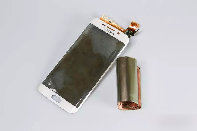 王自如拆解Galaxy S6 Edge:曲面屏秘密揭晓