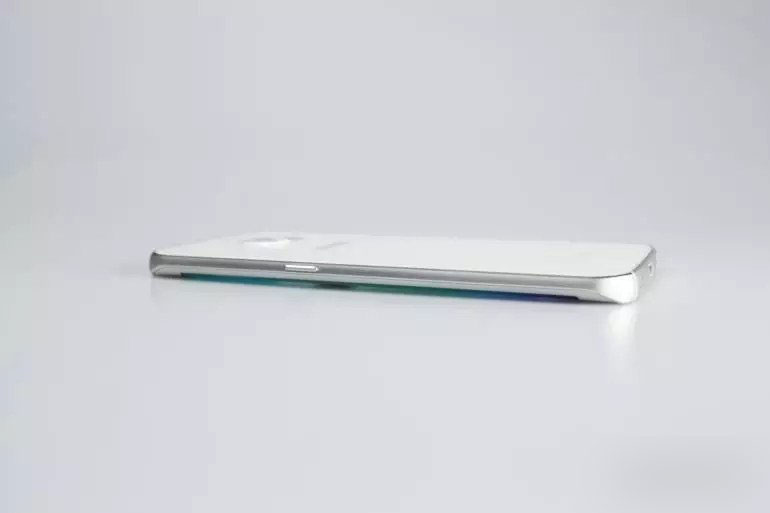 王自如拆解Galaxy S6 Edge:曲面屏秘密揭晓