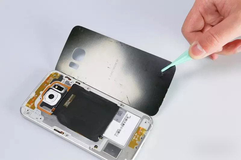 王自如拆解Galaxy S6 Edge:曲面屏秘密揭晓