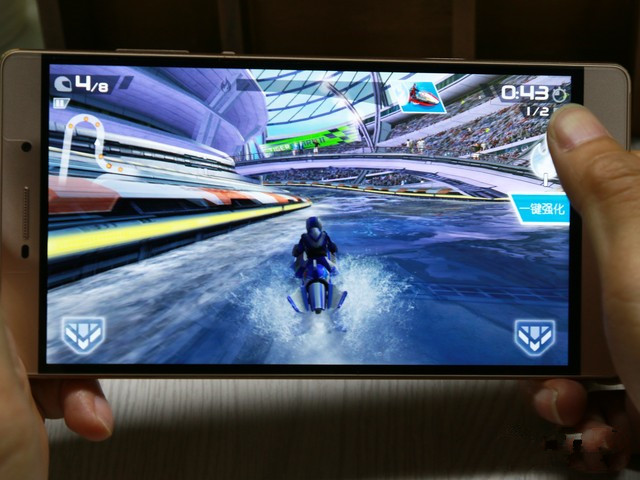 Pϵ׿6.8Ӣ ΪP8maxײ 