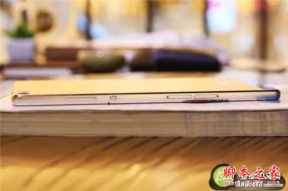 搭载6.8英寸极限黄金比例屏幕 华为P8max评测