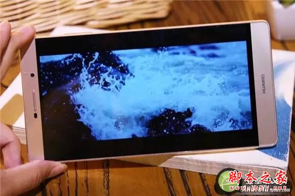 搭载6.8英寸极限黄金比例屏幕 华为P8max评测