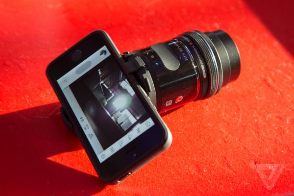 奥林巴斯推299美元镜头相机 让手机媲美单反 