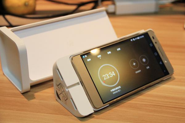 金属材质手机大盘点 总有一款是你所爱