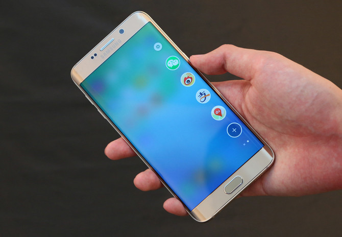 不止是更大 三星S6 edgeS6 edge+对比