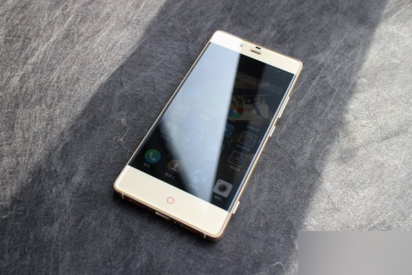 努比亚Z9金色精英版开箱图赏