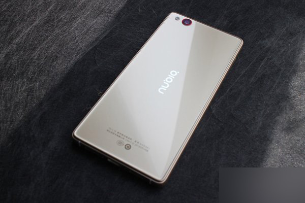 努比亚Z9金色精英版开箱图赏