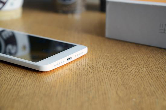 如何在千元机中找情怀 坚果手机上手评测