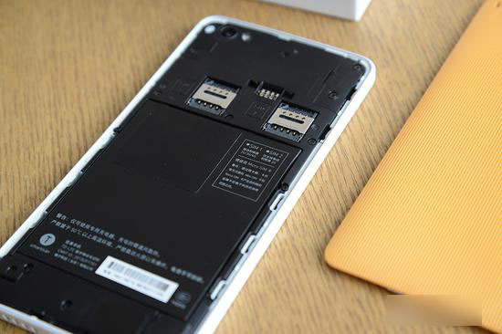 如何在千元机中找情怀 坚果手机上手评测