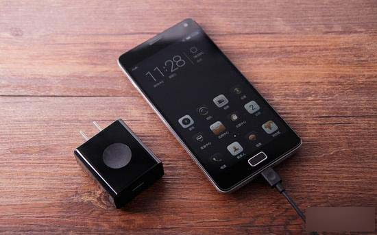 联想P1评测:长续航64位八核智能强机