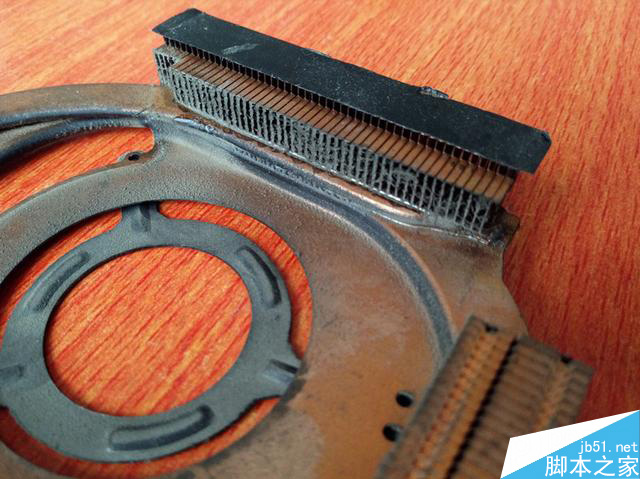 联想笔记本清灰换硅脂图文教程 电脑怎么清灰