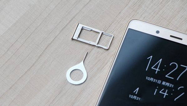 努比亚Z11 Max怎么插 sim 卡 nubia Z11 Max S