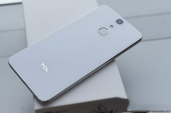 TCL750手机值得购买吗 tcl750手机上手体验评