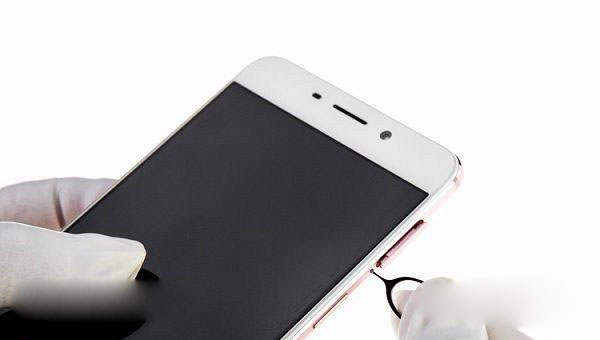 OPPO R9怎么打开后盖?OPPO R9拆后盖图文