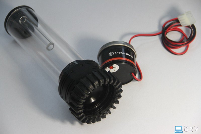 机箱水冷散热系统Tt Pacifie PT40-D5水泵拆解