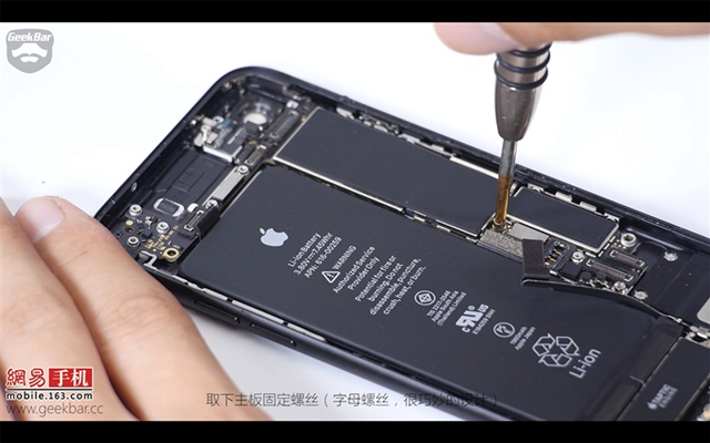 iPhone7做工怎么样 苹果iPhone7拆机全过程图