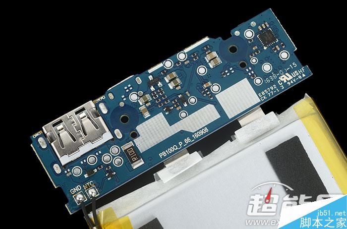 小米移动电源2采用的MCU是ZMF 1206USBN单片机,从型号上判断同样属于紫米定制的芯片,但具体规格暂未明确。 小米移动电源2最大输出电流以及最大输出功率测试 小米移动电源2支持QC 2.0快充输出,额定输出规格为5V 2.4A或9V/12V 15W。在最大输出电流和最大输出功率测试中,我们选用了5V、9V、12V三档输出电压,以步进0.