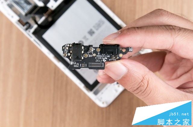 魅蓝Note6内部做工怎么样?魅蓝Note6拆机图解