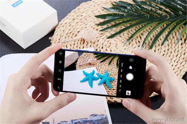 vivo z1和荣耀play哪一款更好?vivoz1和荣耀pla