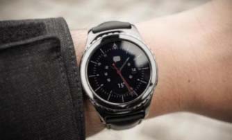 三星智能手表Gear怎么更换表带?