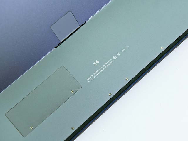 娱乐办公两不误 台电 X4二合一平板电脑详细图